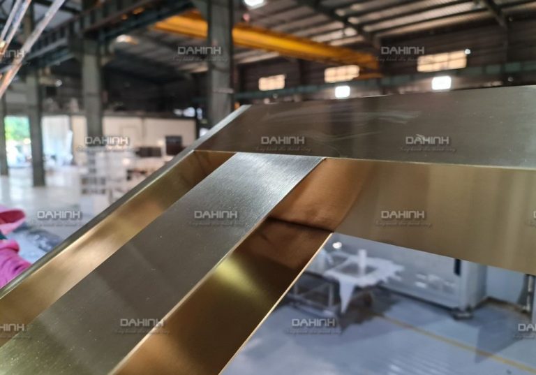 Vách ngăn Khung Hộp Inox Mạ PVD - Mạ PVD inox Đa Hình
