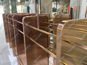 Mẫu tủ kệ trang trí phòng khách mạ vàng hồng 17 tủ kệ trang trí