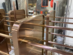 Mẫu tủ kệ trang trí phòng khách mạ vàng hồng 20 tủ kệ trang trí