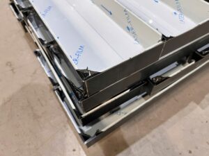 Máng đèn inox 304 mạ đen 10 máng đèn