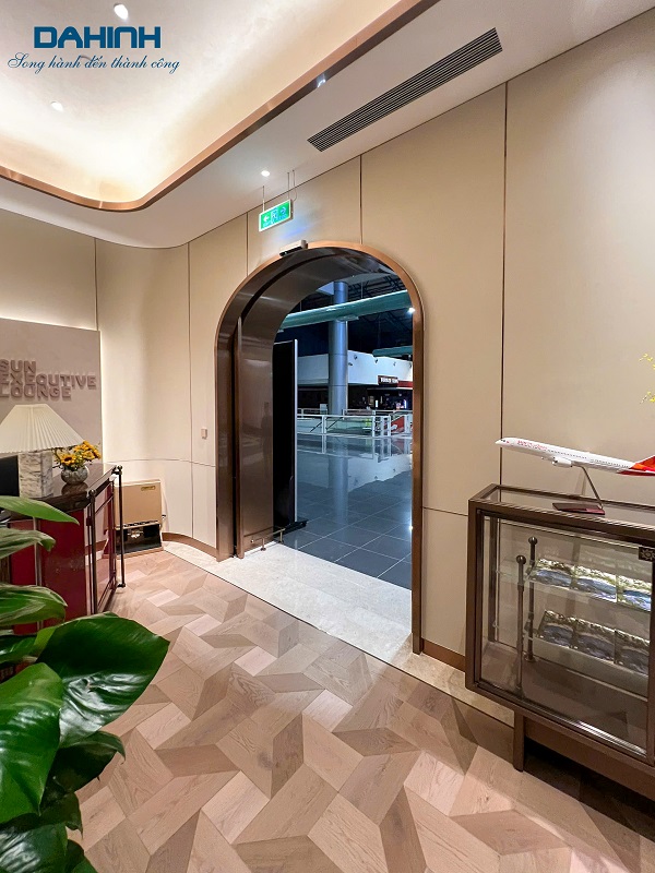 Dự án: Phòng chờ VIP sân bay Nội Bài 10 cua tu dong 4