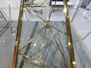 vách che cầu thang