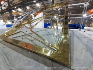 vách che cầu thang