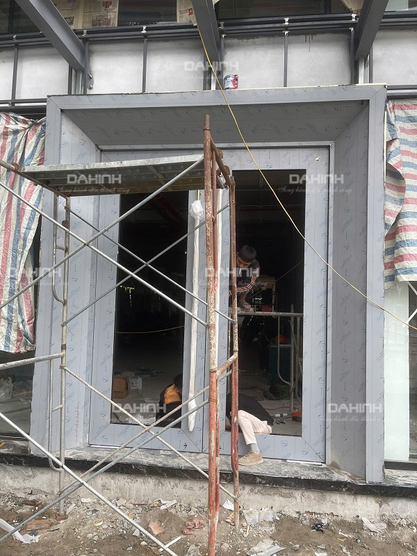 Dự án: Vinhomes Riverside Long Biên - Gia công hệ cửa inox mạ đen 9 vinhomes riverside long bien 2
