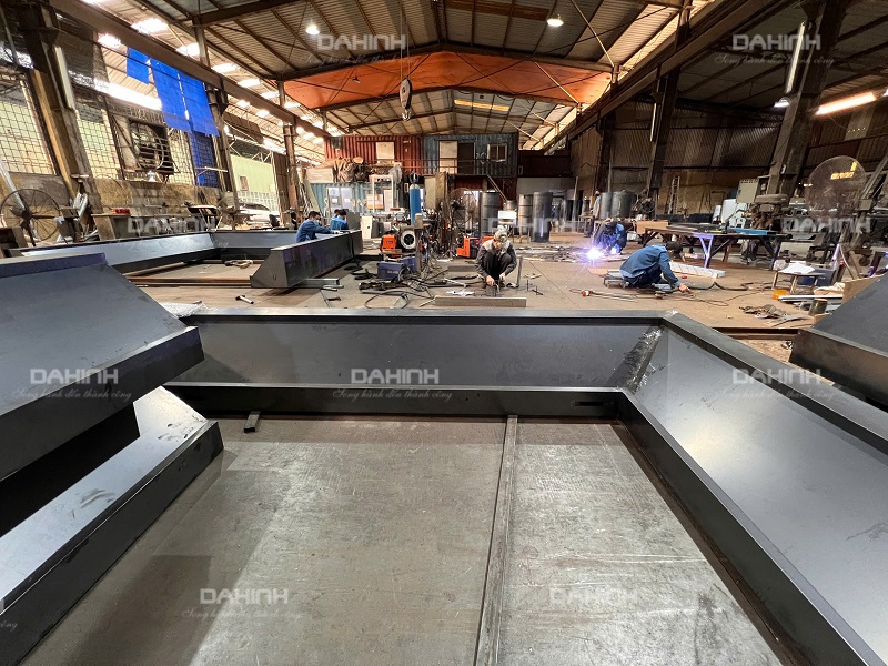 Dự án: Vinhomes Riverside Long Biên - Gia công hệ cửa inox mạ đen 14 vinhomes riverside long bien 7