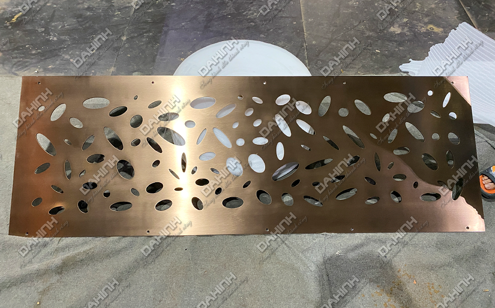 Inox màu trang trí là gì? Inox màu hồng, inox gương đen, inox màu trà 40 IMG 1340