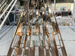 vách trang trí cầu thang