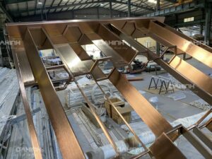 vách trang trí cầu thang