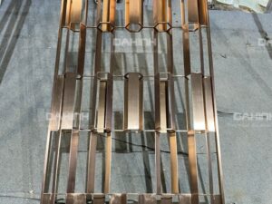 vách trang trí cầu thang