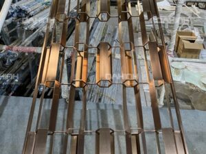 vách trang trí cầu thang