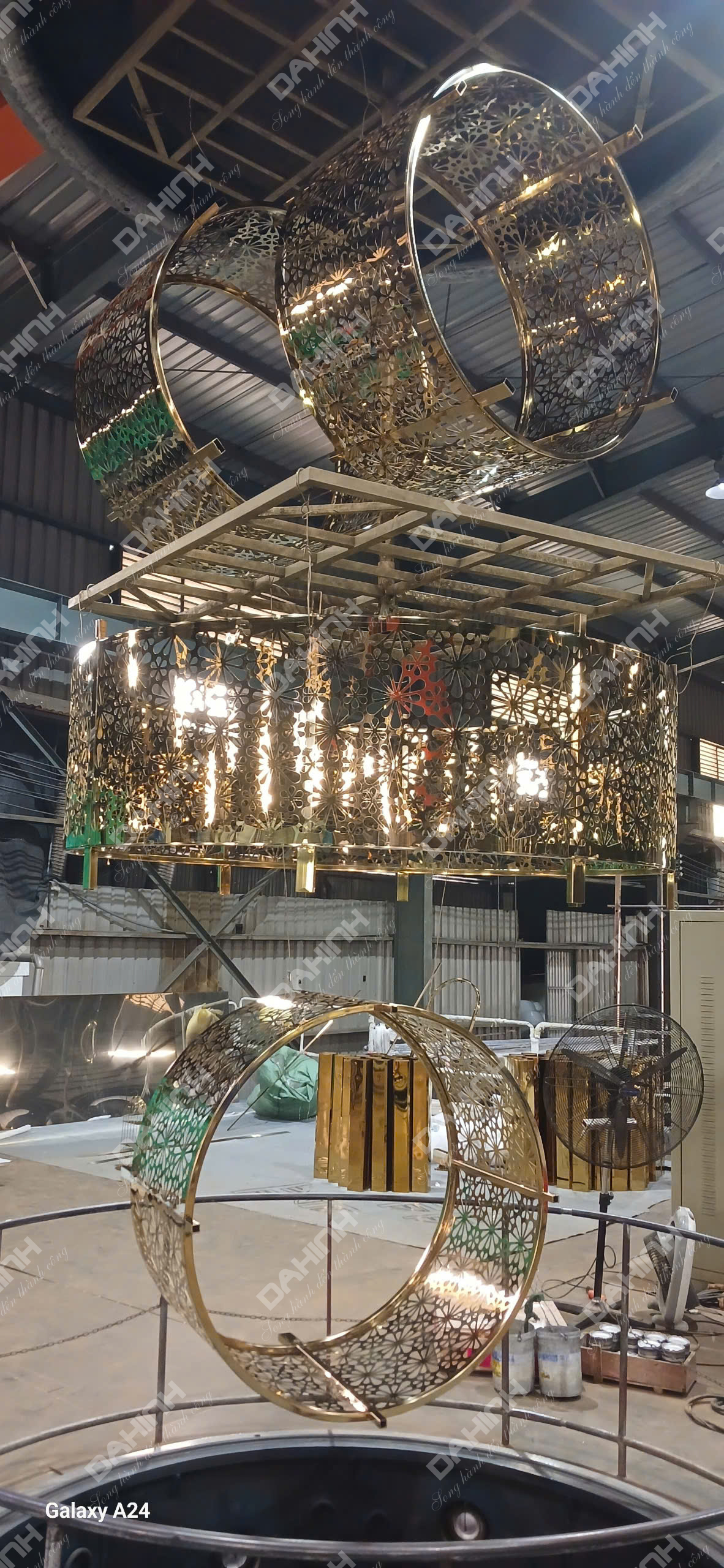 Inox màu trang trí là gì? Inox màu hồng, inox gương đen, inox màu trà 35 z6386554818498 cad7a5065170d798155eab9fe271bd9f