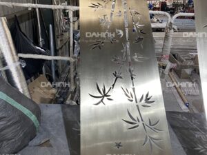 cửa cổng cnc