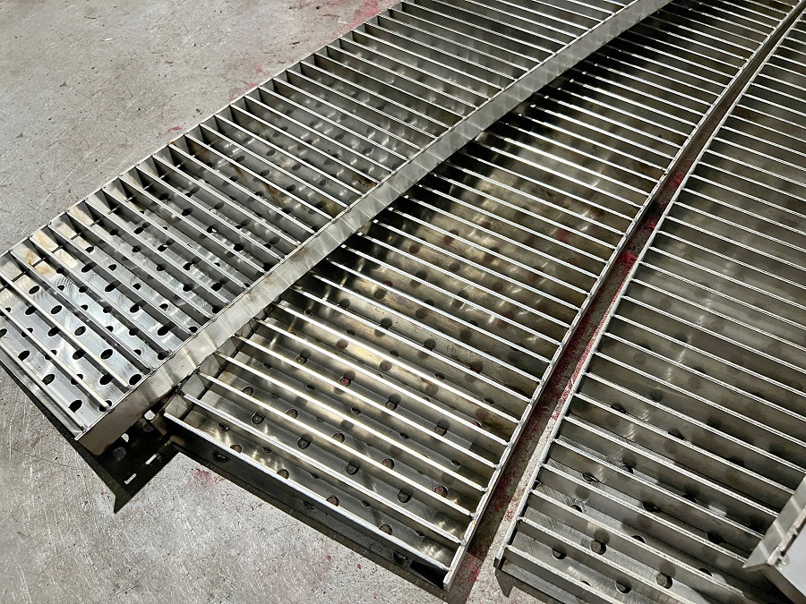 Tấm grating inox 304 12 grating