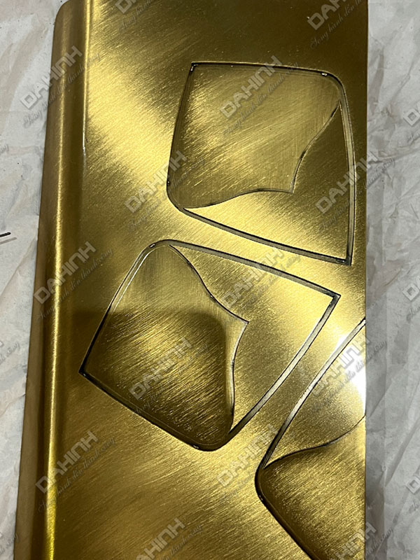 Tay nắm inox mạ vàng sang trọng 21 tay nắm inox mạ vàng