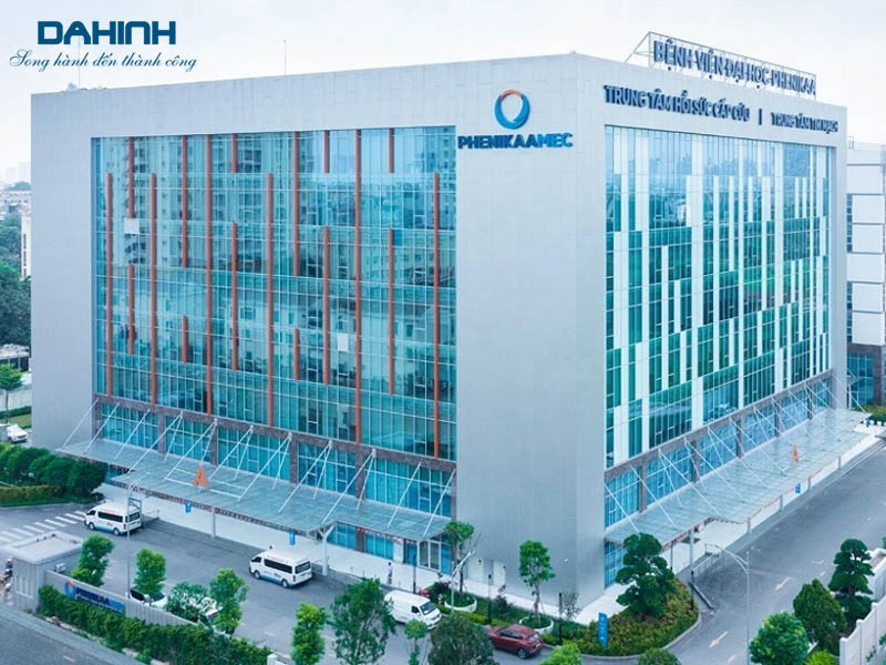 Đa Hình gia công tấm ốp cổng chào bệnh viện Đại Học Phenikaa 10 benh vien dai hoc phenikaa 1