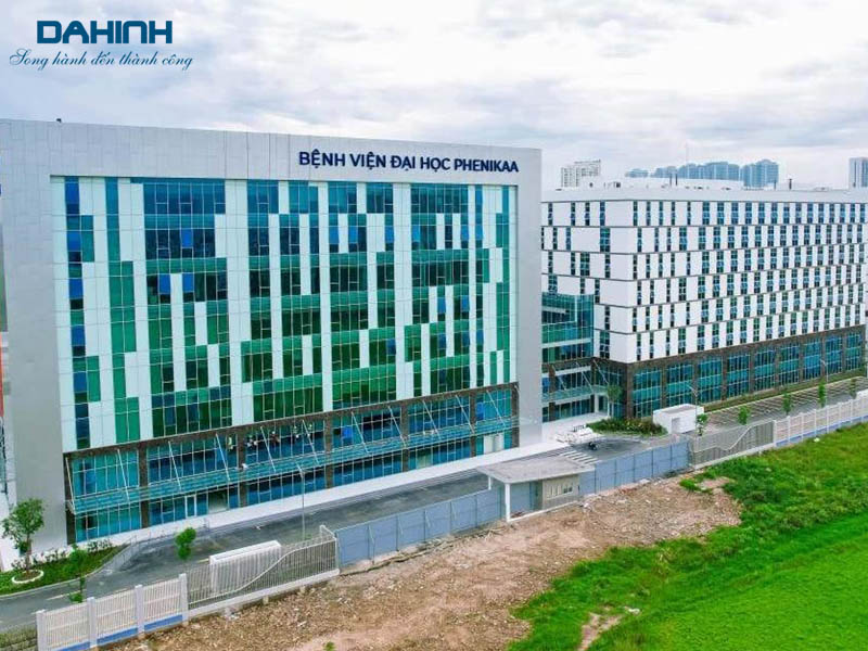 Đa Hình gia công tấm ốp cổng chào bệnh viện Đại Học Phenikaa 11 benh vien dai hoc phenikaa 2
